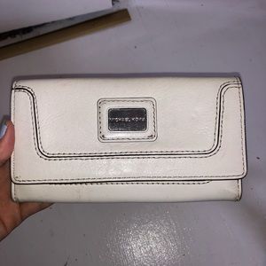 michael kors wallet -used